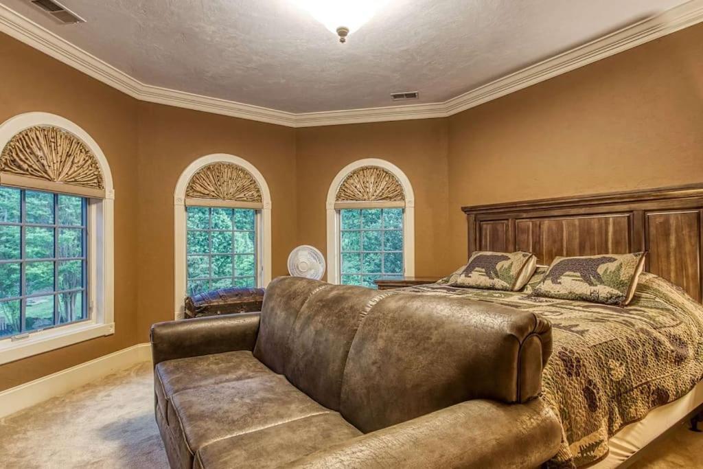 Mountain Bliss: Estate W/ Views~Firepit~Hot Tub~Gburg 5Min~3 Pools Villa Gatlinburg Buitenkant foto