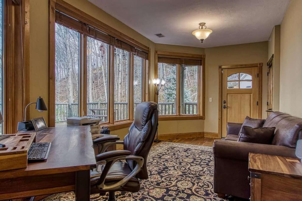 Mountain Bliss: Estate W/ Views~Firepit~Hot Tub~Gburg 5Min~3 Pools Villa Gatlinburg Buitenkant foto