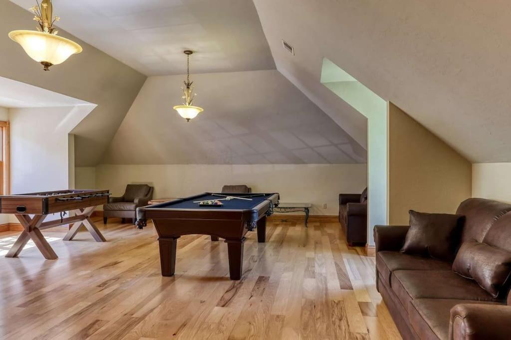 Mountain Bliss: Estate W/ Views~Firepit~Hot Tub~Gburg 5Min~3 Pools Villa Gatlinburg Buitenkant foto